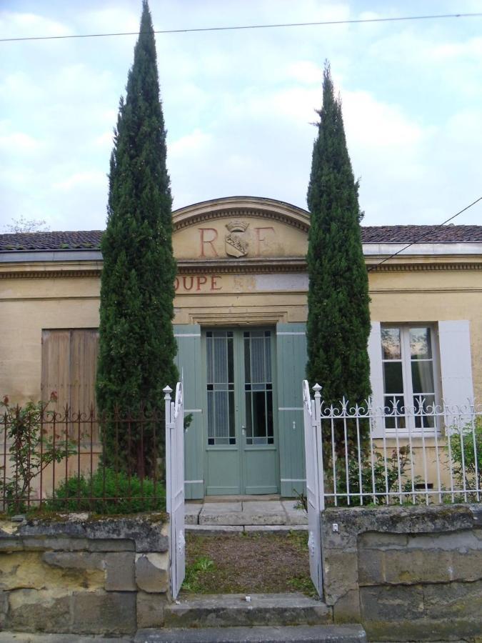 Romantic Gite Nr St Emilion With Private Pool And Views To Die For Pujols  Экстерьер фото