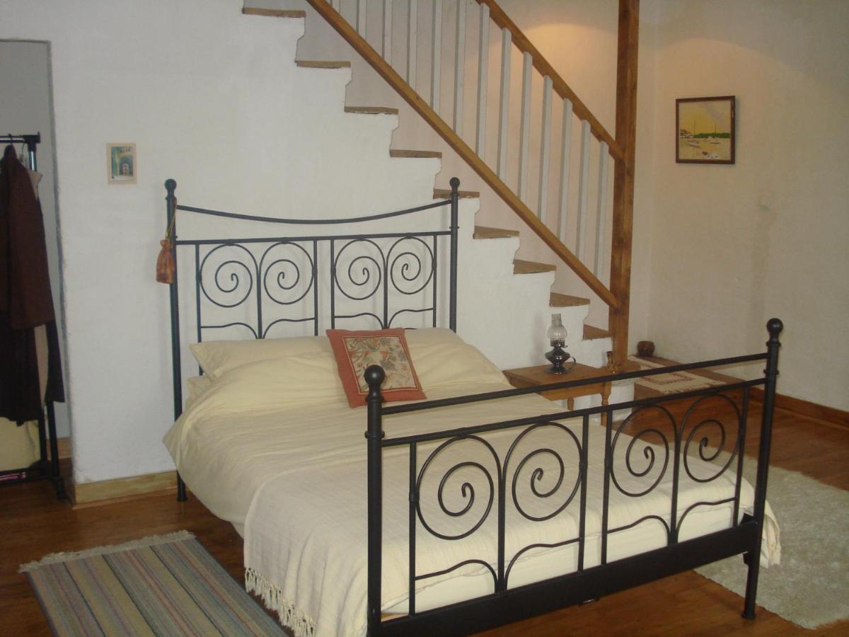 Romantic Gite Nr St Emilion With Private Pool And Views To Die For Pujols  Экстерьер фото