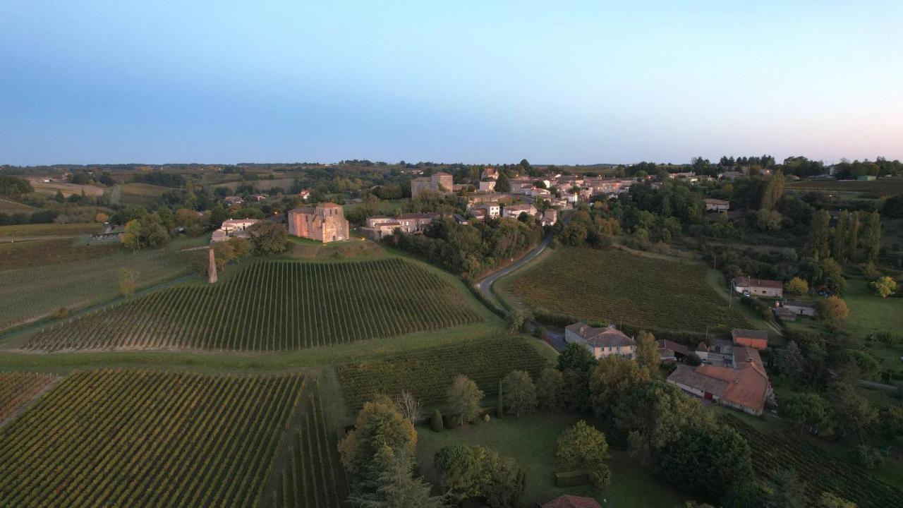 Romantic Gite Nr St Emilion With Private Pool And Views To Die For Pujols  Экстерьер фото